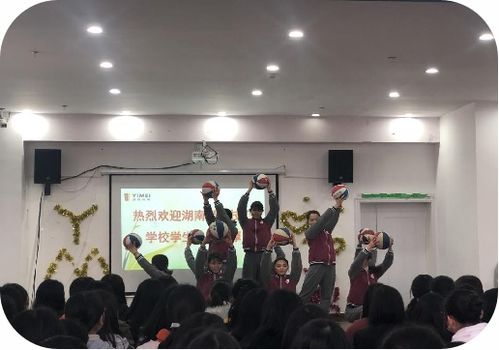 长沙猎鹰技工学校2018幼儿教育与汽修专业学生认知观摩活动在岳麓教育举行